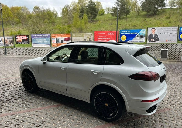 Porsche Cayenne cena 229000 przebieg: 175000, rok produkcji 2017 z Gdańsk małe 781